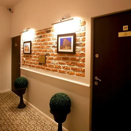 Loft Glamour Ec1 לודז'